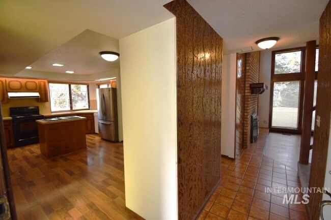 Building Photo - 7344 Modoc St