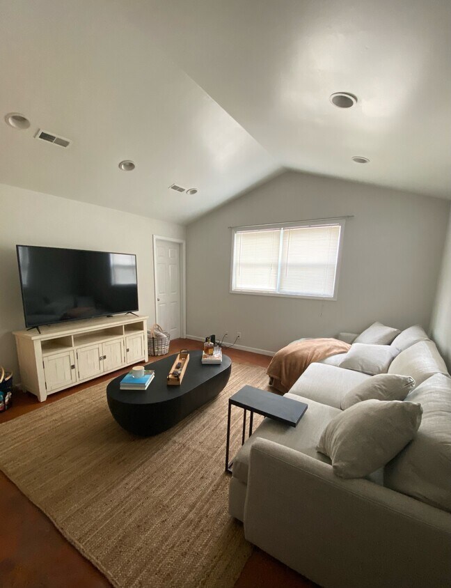 750 Alloway St Unit B, Nashville, TN 37203 Condo for Rent in Nashville, TN