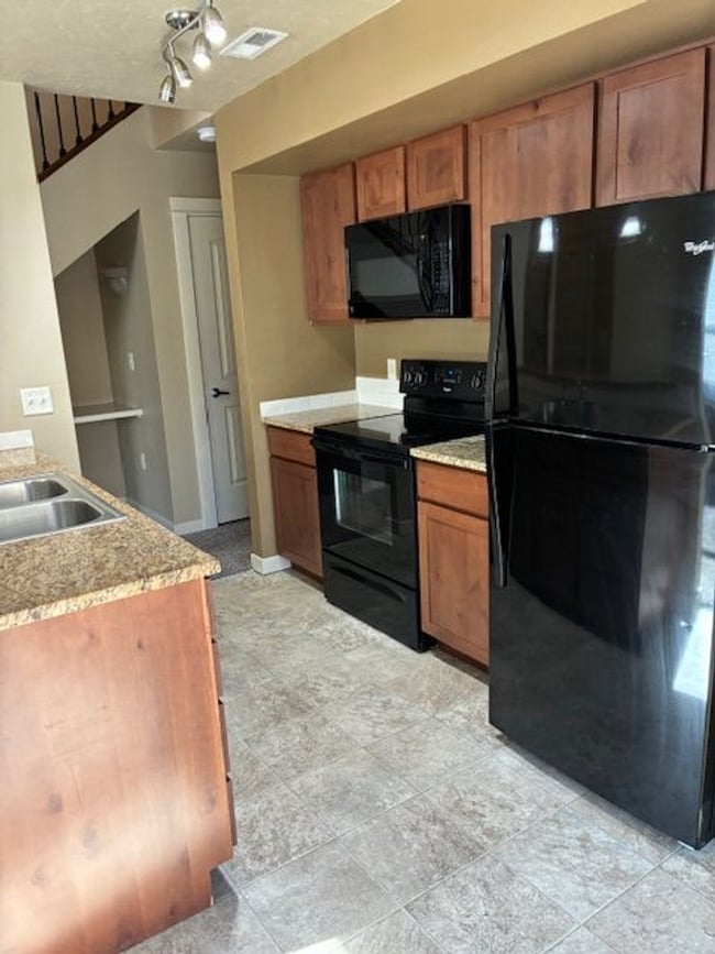 Building Photo - BW8920