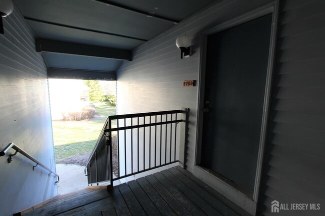Building Photo - 2202 Aspen Dr