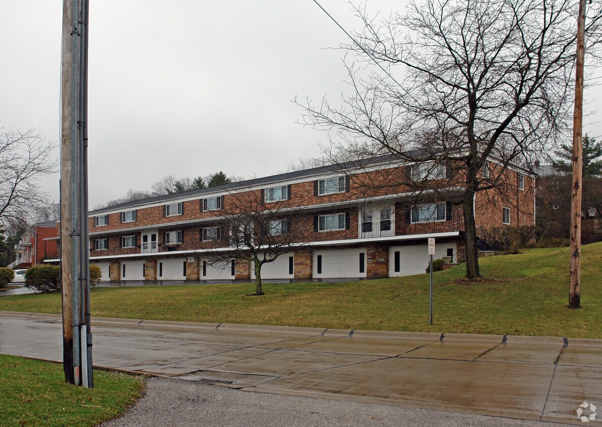 Foto del edificio - 2610-2624 Chamberlain Rd