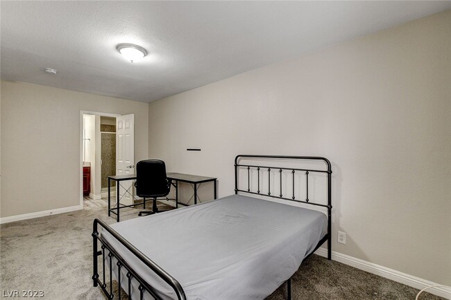 Foto del edificio - 5440 River Glen Dr