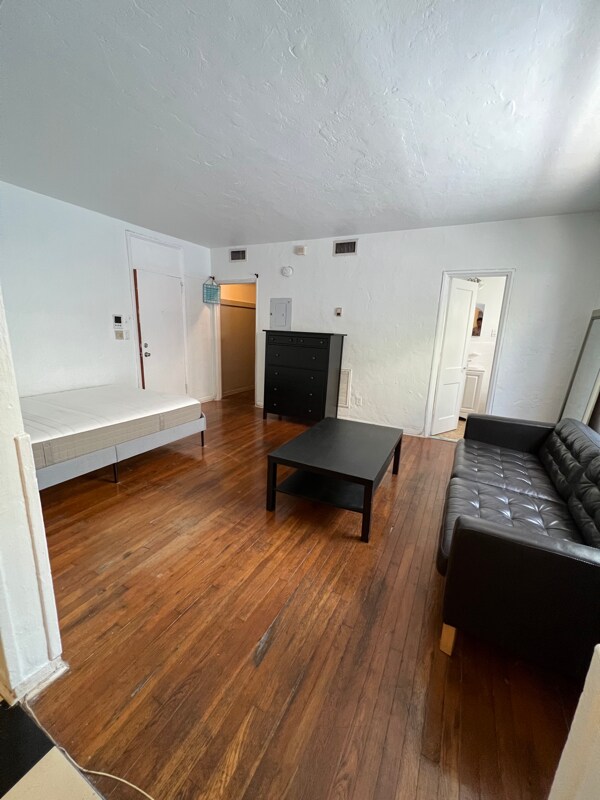 Foto del edificio - 1001 7th St