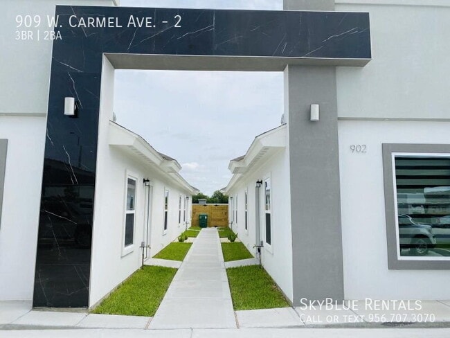 Foto del edificio - 909 W Carmel Ave