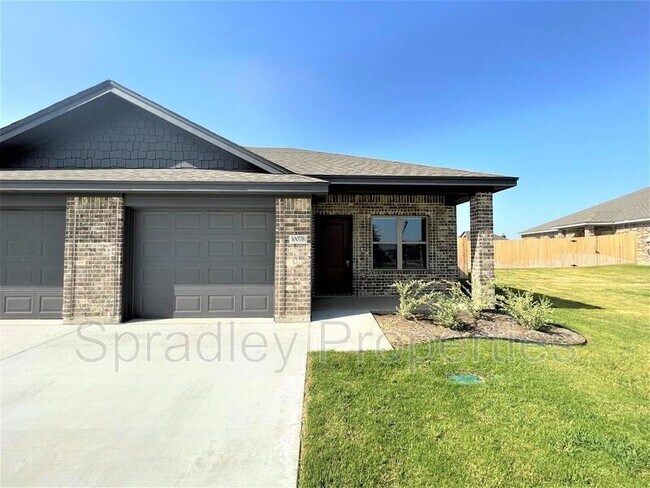 Building Photo - 1007B Sparrow Cv