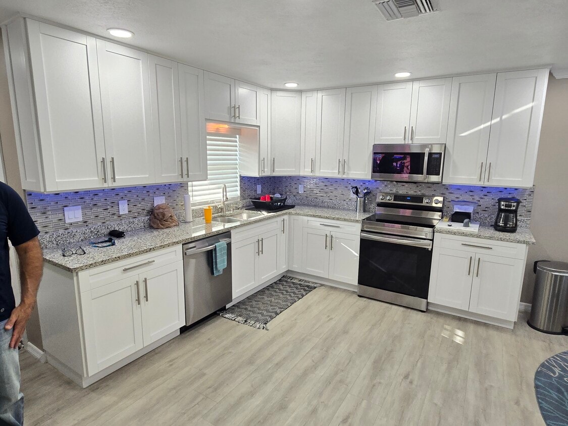 Kitchen - 1250 S Pinellas Ave