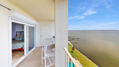 Building Photo - 615 Bayshore Dr