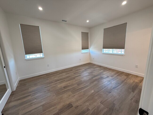 Foto del edificio - 4204 1/2 Cherokee Ave