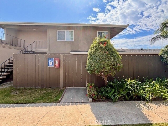 Foto del edificio - 17102 Emerald Ln