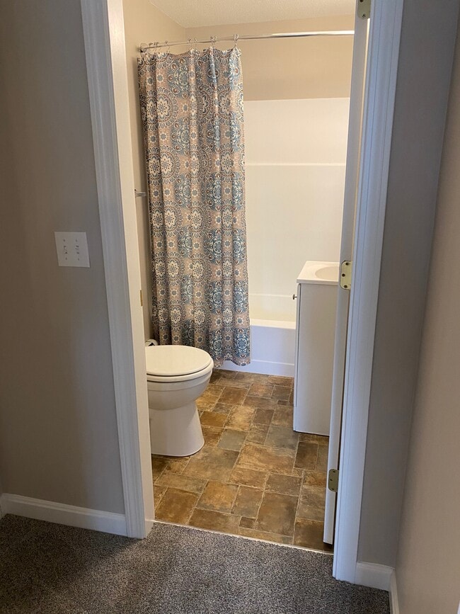 Bathroom - 246 Montcalm St