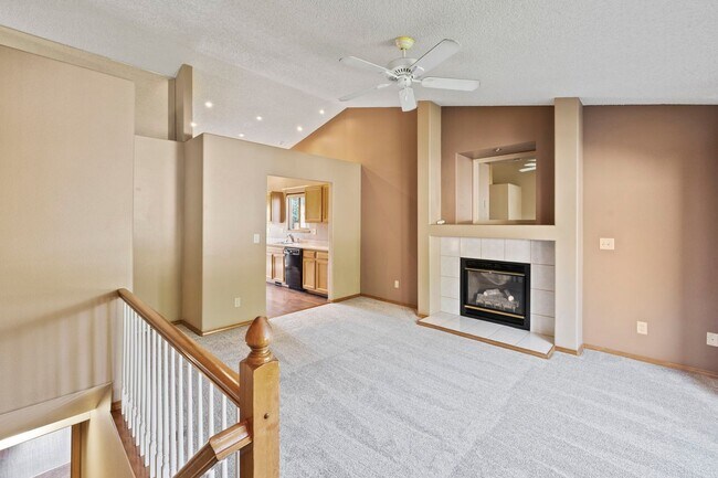 Foto del edificio - Sundown Rancher with Mountain Views, Walk-...