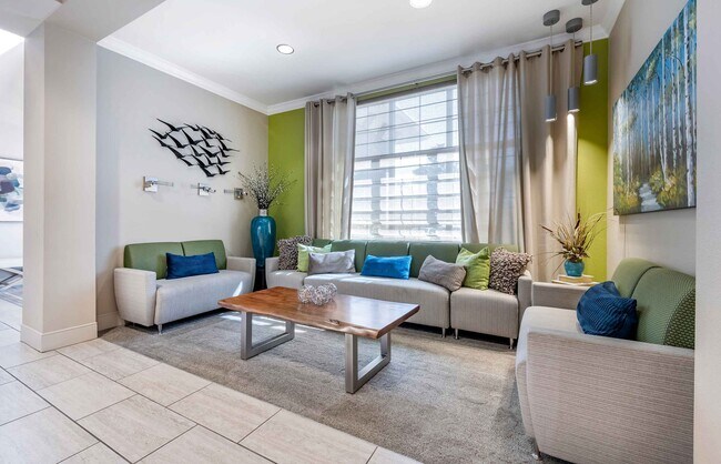 Building Photo - Furnished Studio-Lakeland - I-4