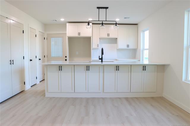 Foto del edificio - 2806 N Lansing Pl