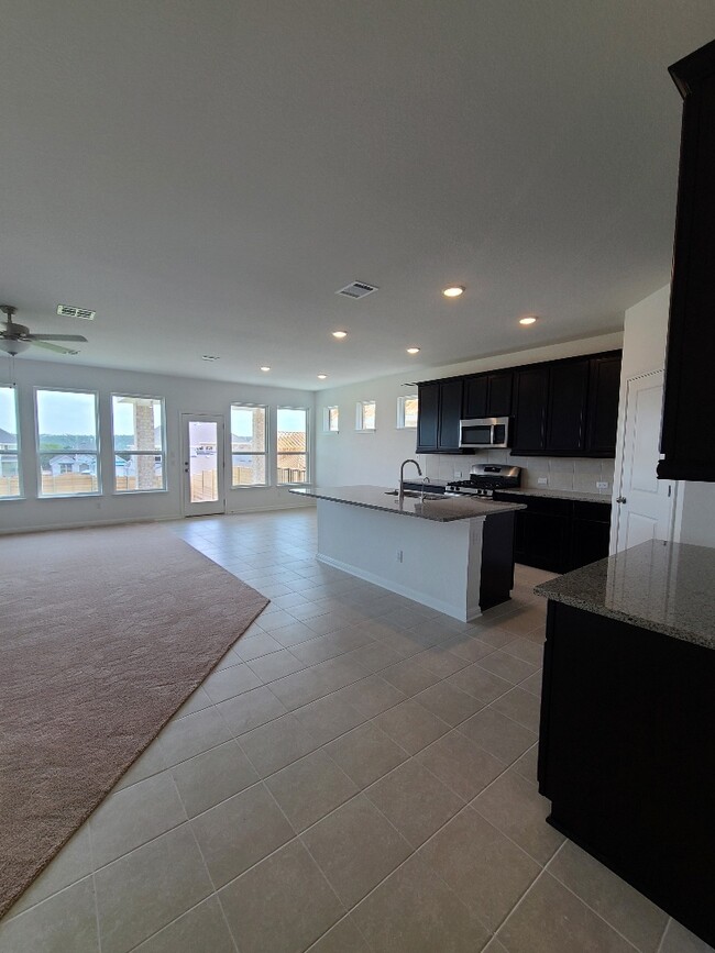 Open floor plan - 1908 Donetto Dr