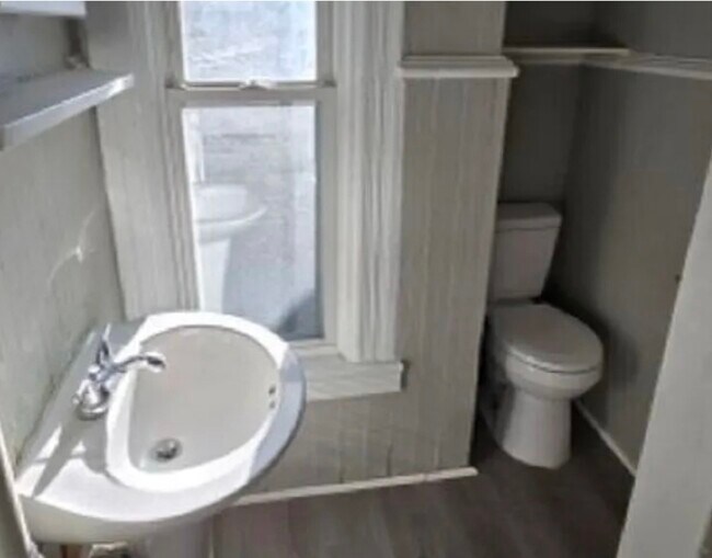 Building Photo - 975 Grant Ave