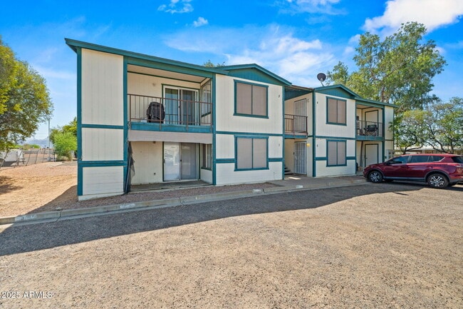 Building Photo - 9928 E Birchwood Ave