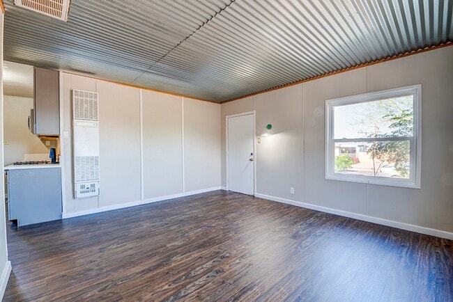 Foto del edificio - Status: Accepting Applications