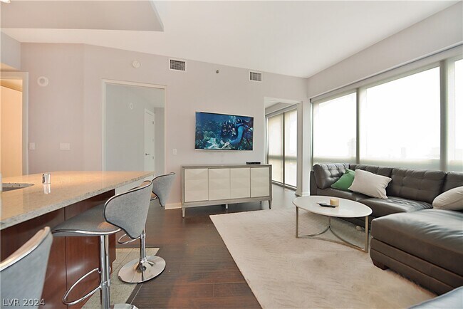 Foto del edificio - 4471 Dean Martin Dr