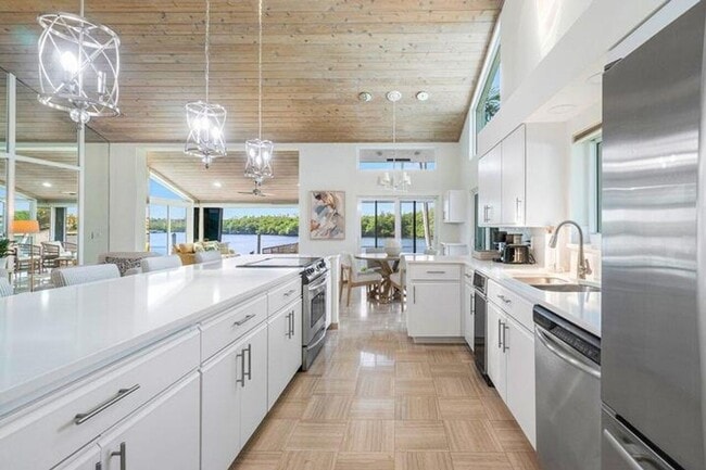 Photo - 6110 N Ocean Blvd House