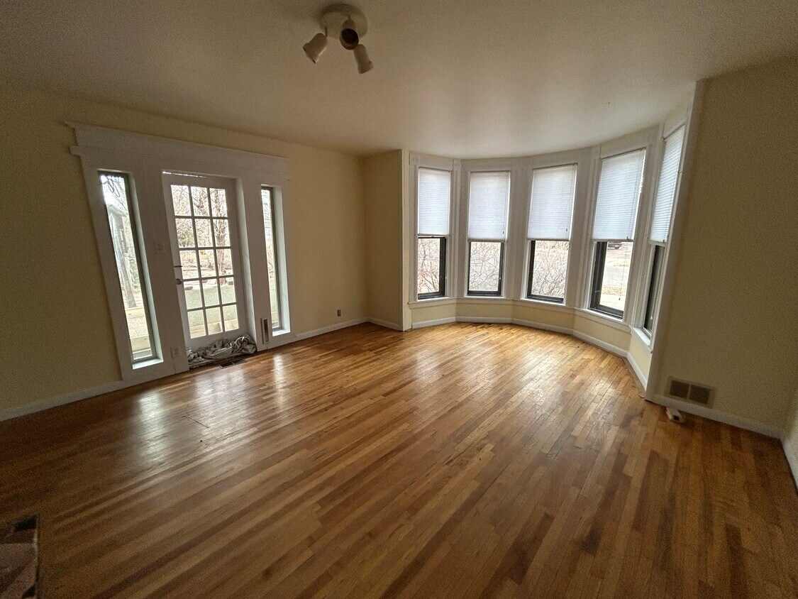 Foto principal - 225 Midway Ave