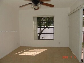 Building Photo - 330 Olivewood Pl