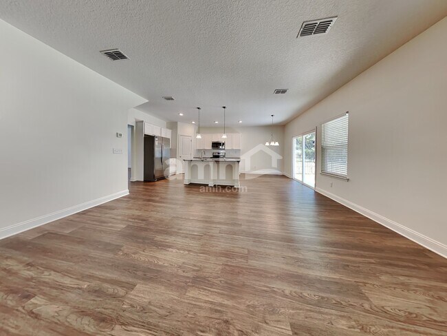 Foto del edificio - 3120 Creek Village Ln