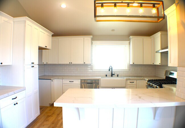 Building Photo - 2119 Andreo Ave