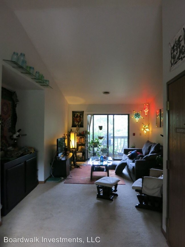 Building Photo - 31 Hart Rd