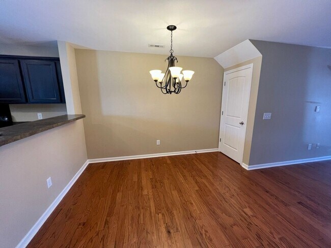 Building Photo - 2 br, 2.5 bath House - 1424 Riverbrook Dr.