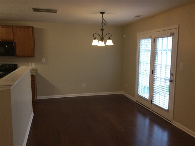 Building Photo - 104 Habersham Court