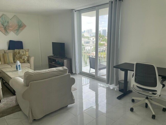 Foto del edificio - 1731 SE 15th St