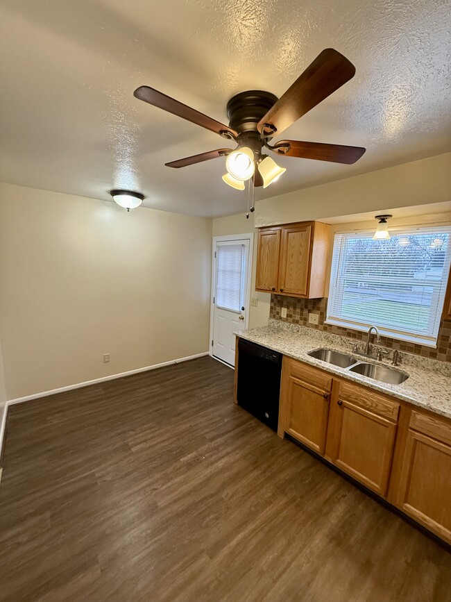 Building Photo - 3519 Cleveland Ave