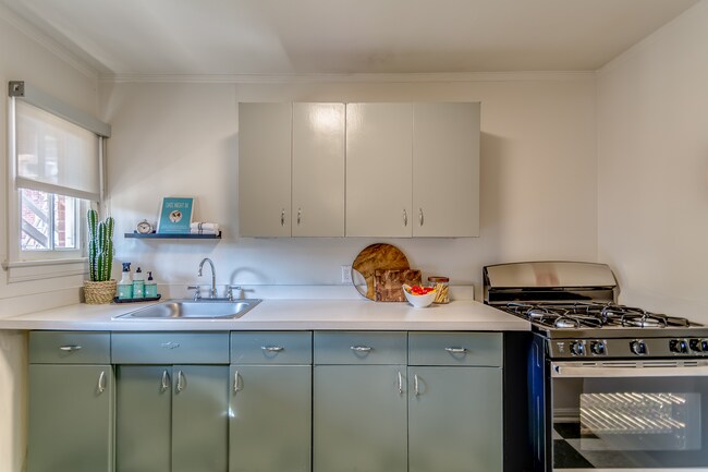 Foto del edificio - Urban Living in our Kessler Park Apartment Homes