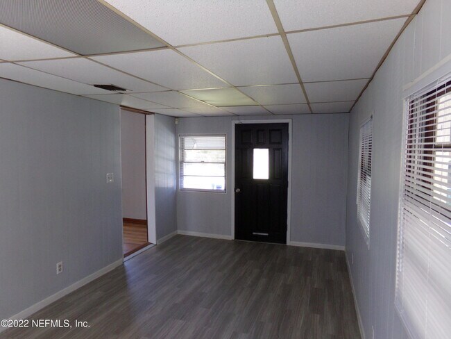 Building Photo - 4768 Sefa Cir N