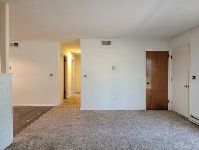 Foto del edificio - 218 W Franklin Ave