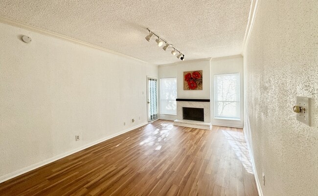 Foto del edificio - 7900 N Stadium Dr