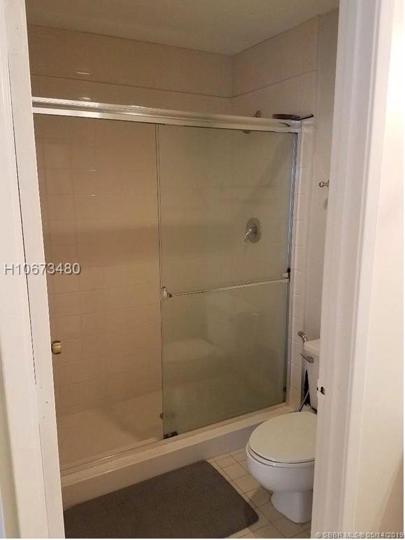 Foto del edificio - 6175 Riverwalk Ln