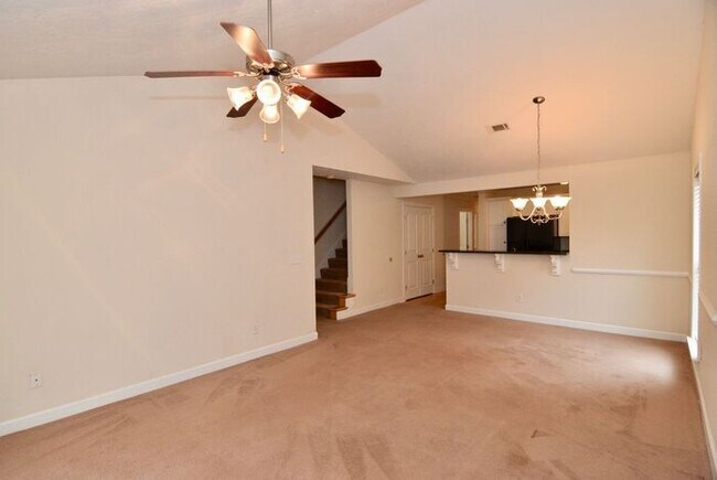 Building Photo - 350 Connor Cir