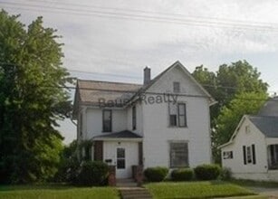 Building Photo - 442 E 4th St