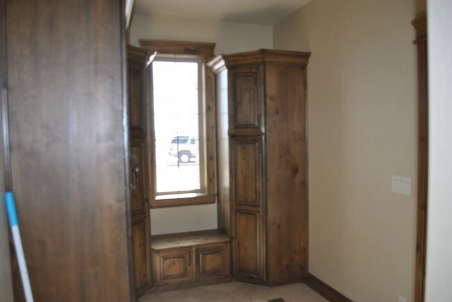 Building Photo - 1420 W 4300 S