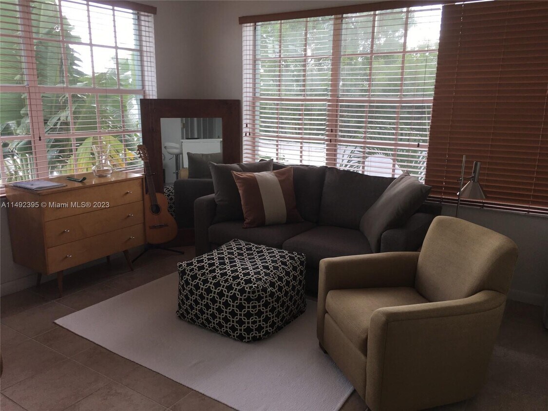 Foto principal - 1523 West Ave