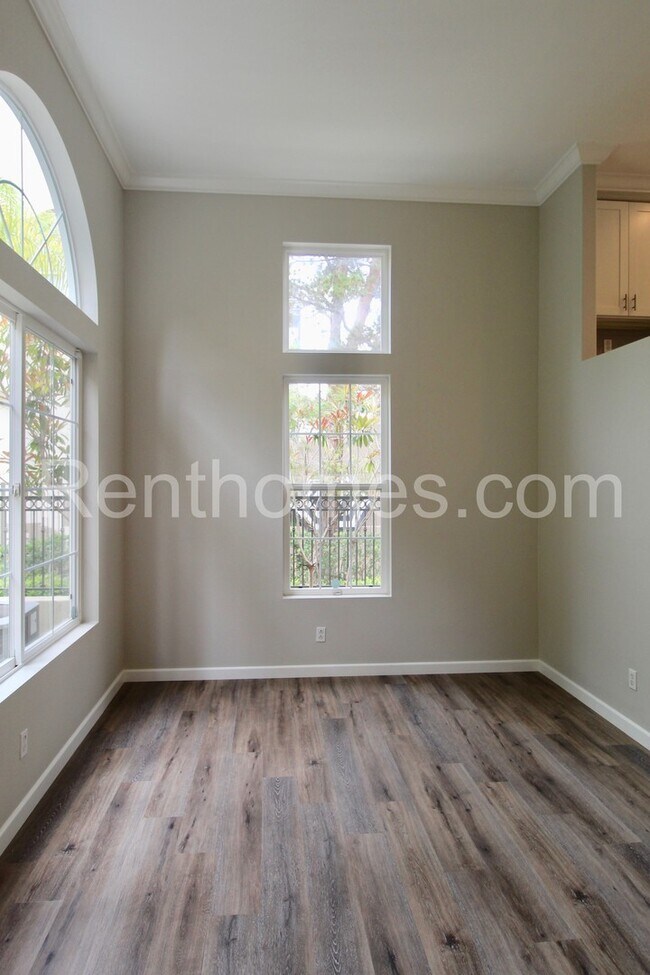 Building Photo - Carmel Valley, 3750 Mykonos Ln #100, Wd Fl...