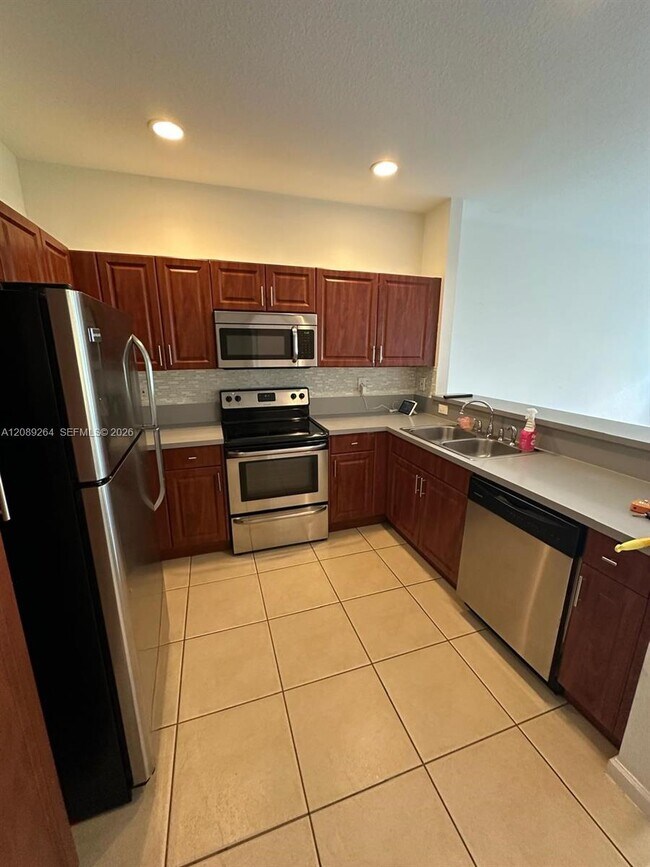 Foto del edificio - 3021 NW 30th Terrace
