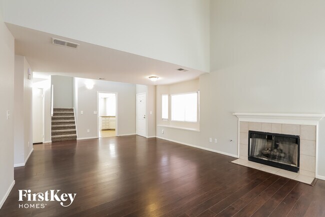 Foto del edificio - 7090 Orange Grove Ln