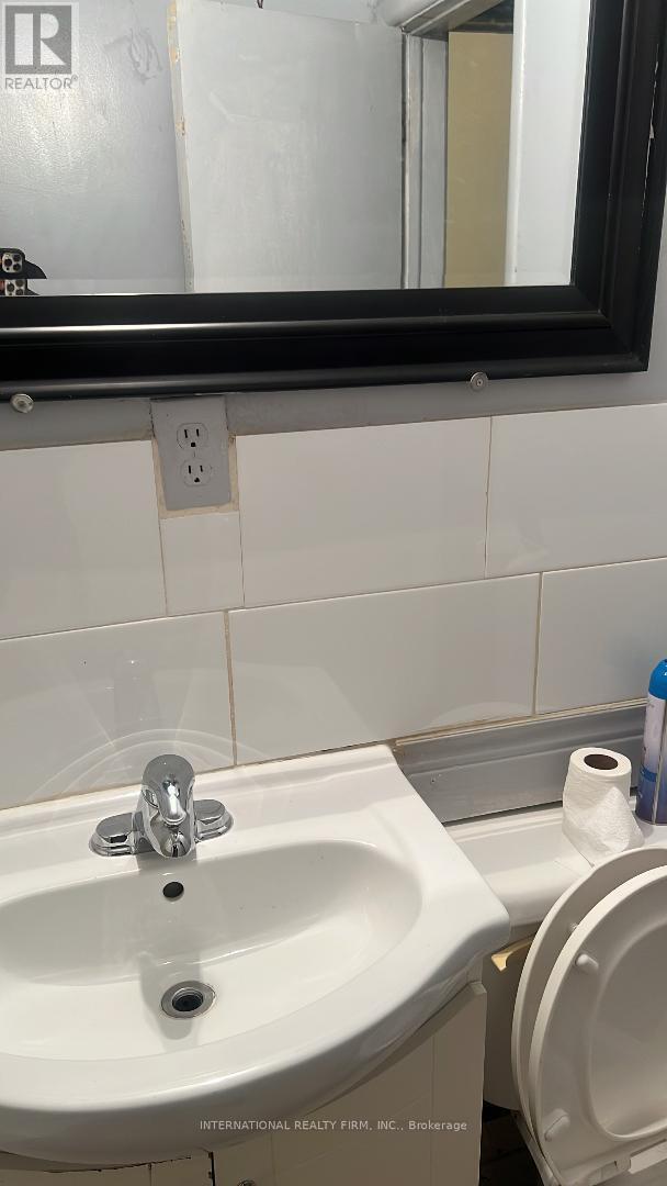 Photo du bâtiment - 2036 Weston Rd