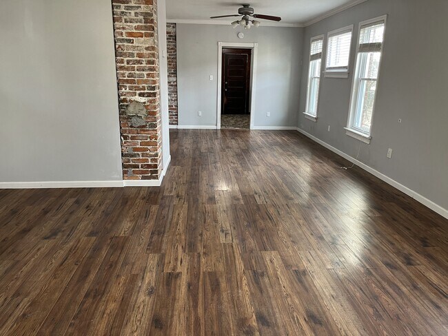 Building Photo - 241 E 30th St