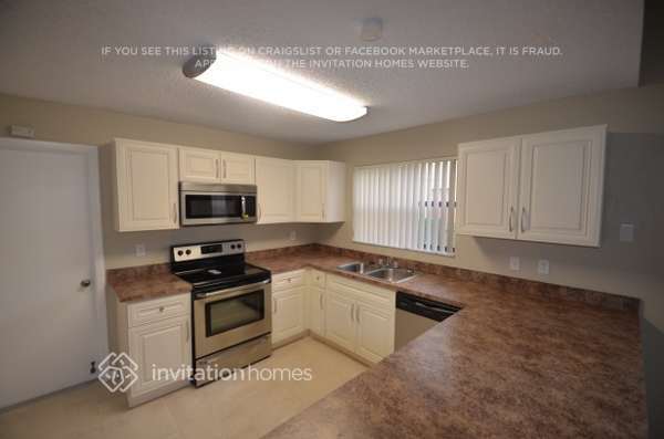 Foto del edificio - 6150 Hawkes Bluff Ave