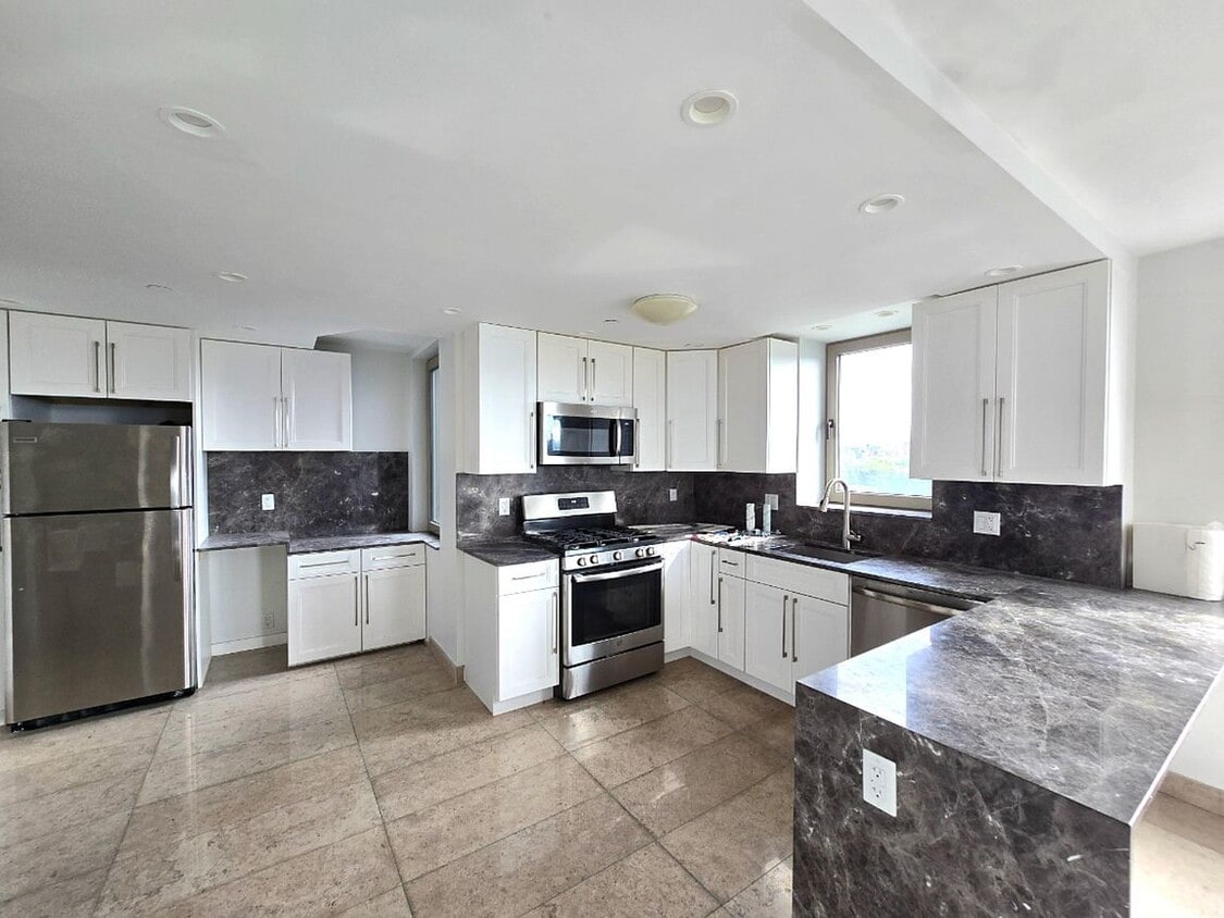 Primary Photo - "Modern 2-Bed, 2-Bath Astoria Gem with Sleek Granite Countertops!"