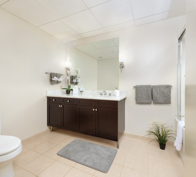 The Cobb Apartments Seattle, WA