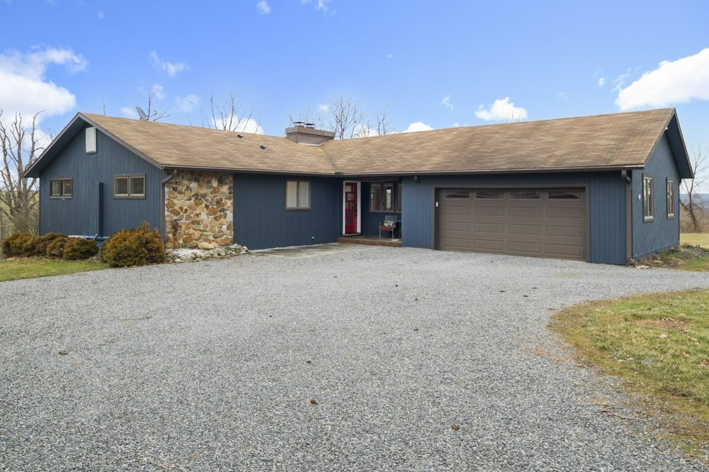 49 Davis Rd, Lansing, NY 14882 House Rental in Lansing, NY